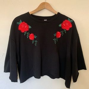 H&M embroidered cropped sweatshirt in Black. Sz 10